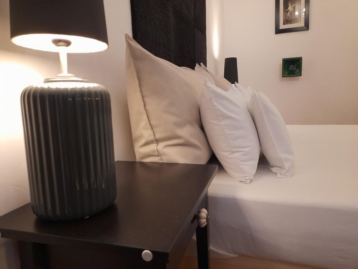 3 Bedrooms Suite, 2 Bathrooms, Balcony At Opera *