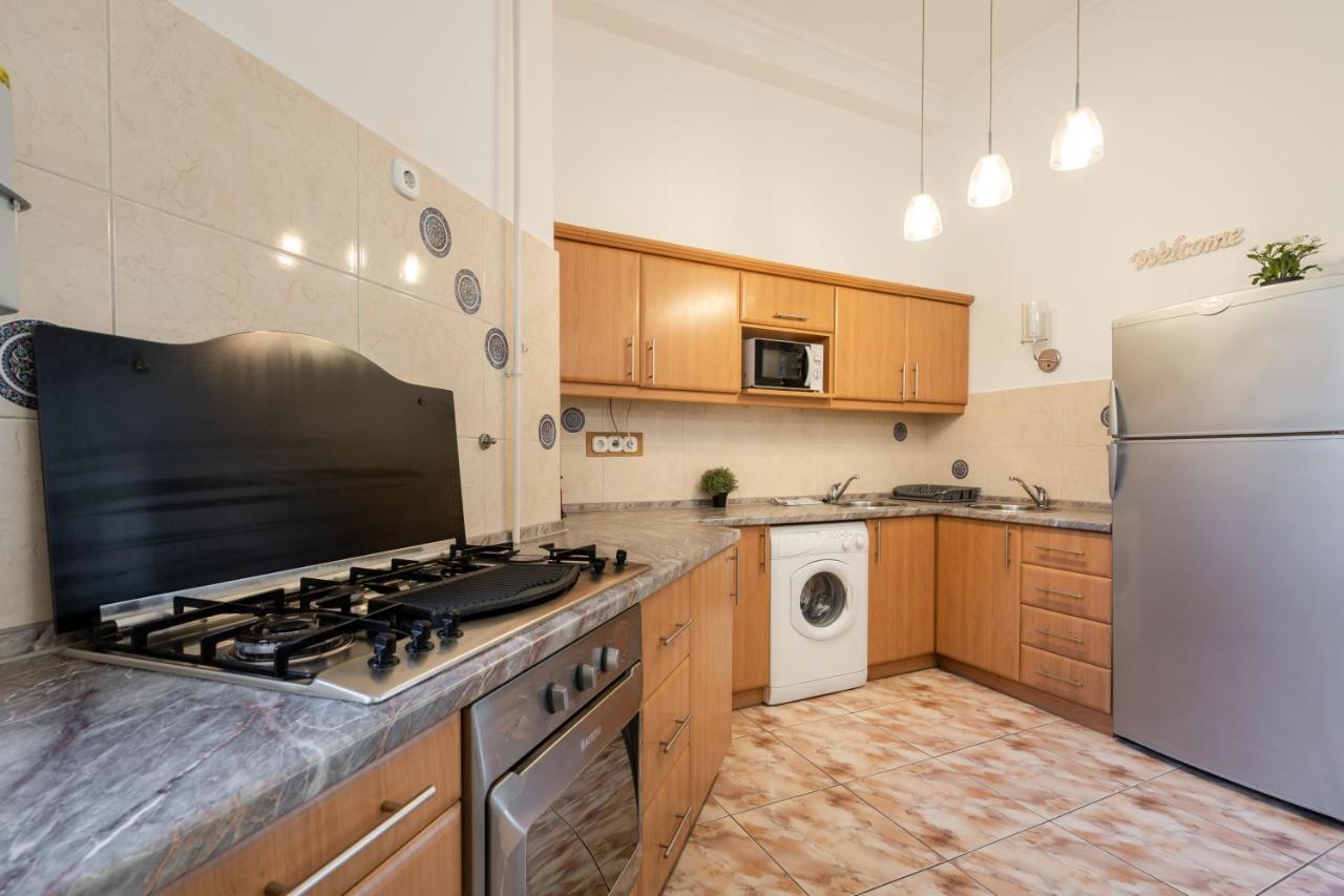 K10 - Kazinczy Street Heritage - Location By Bqa Apartment *