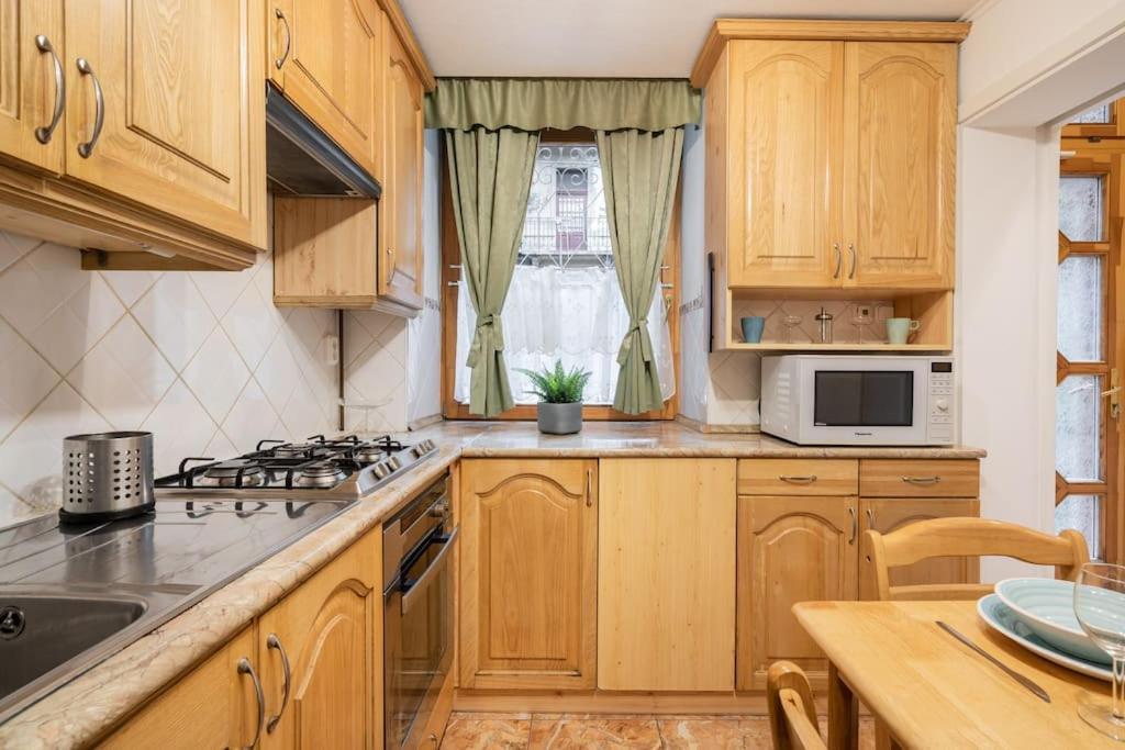 Cozy 3 Bedrooms In 7st Districht *