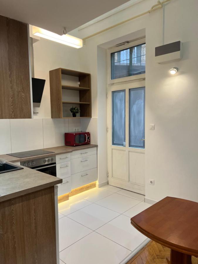 N38 By Small Budapest