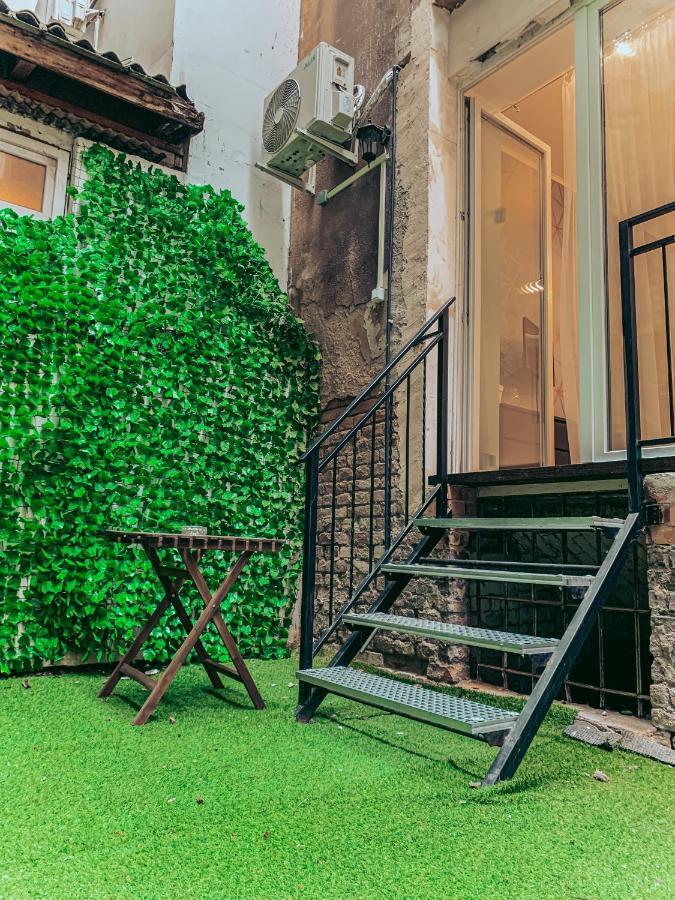 Szondi Heroes Square Apartment Budapest