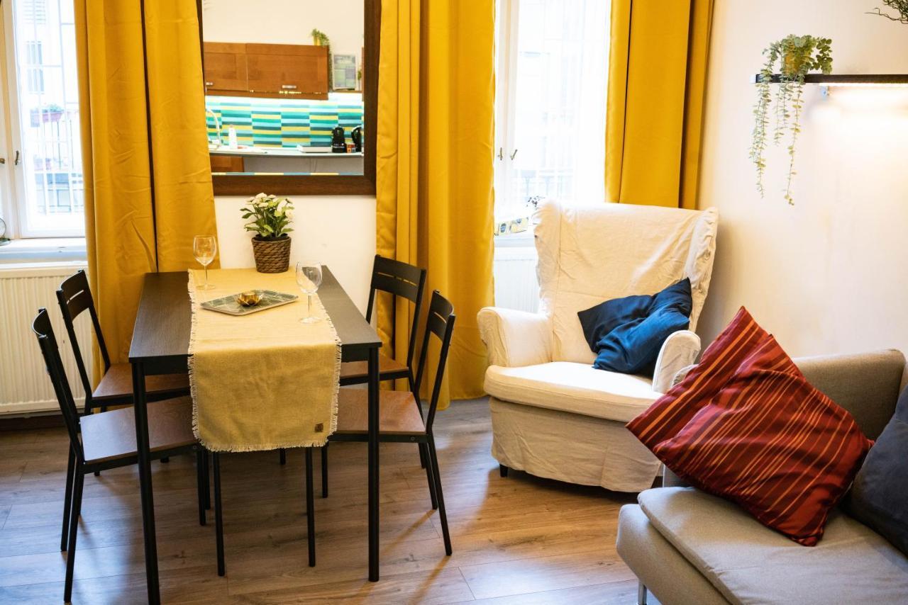 Free Parking Chain Bridge 4ppl, 2bdrm, Wifi, Smart Tv, Ac Budapest