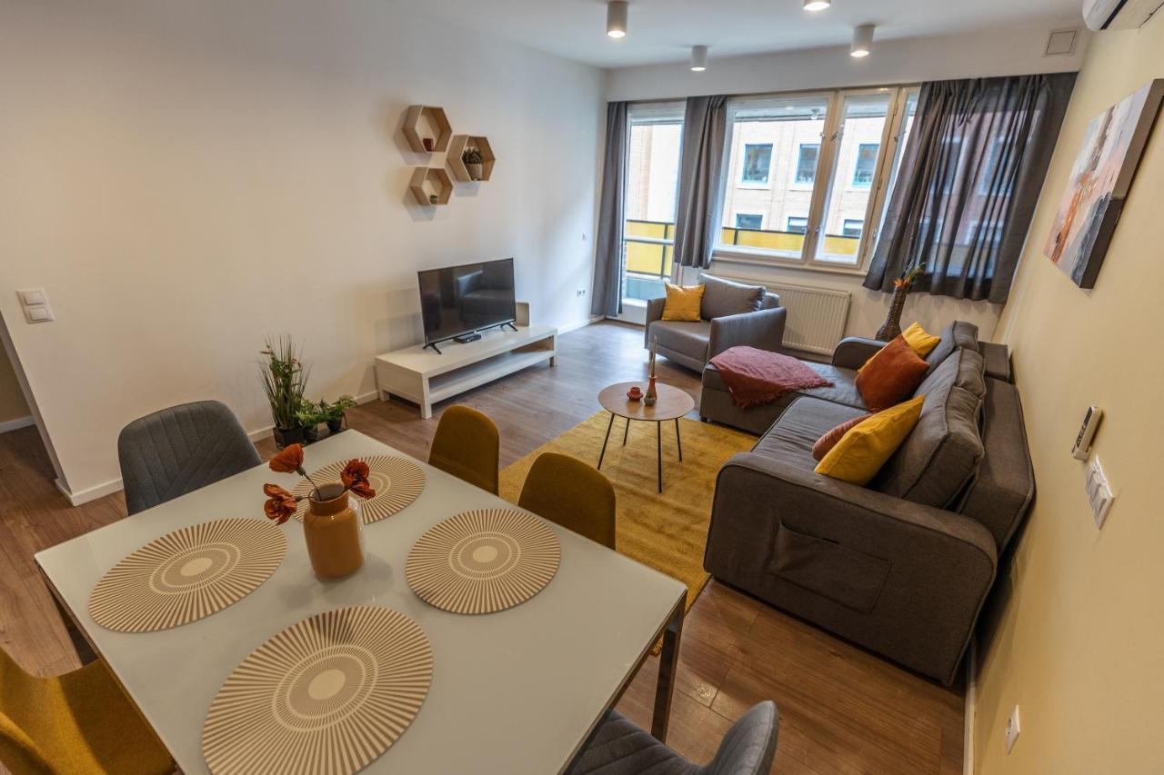 Gems Of - Tiger Eye Appartement