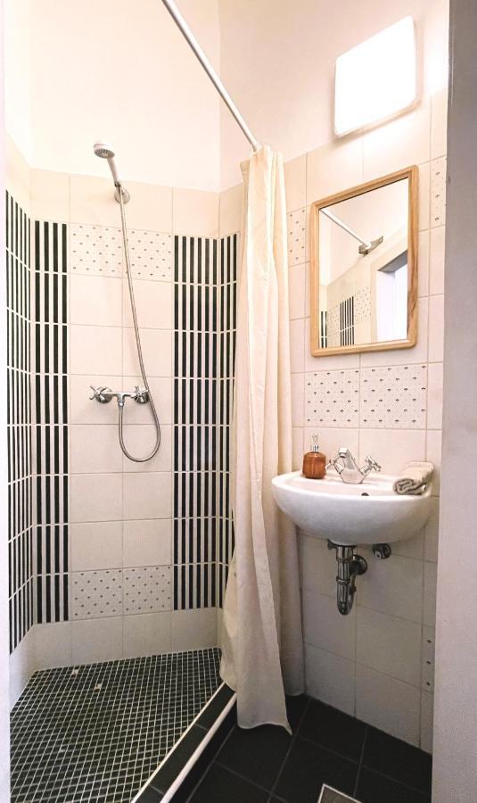 2 Rooms Between Of Chain Bridge, Cathedral, Parlament,Castle Area *