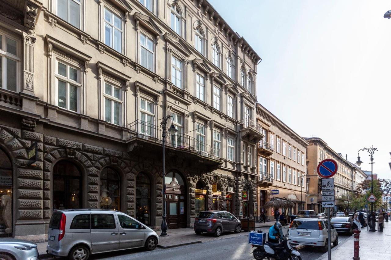 Exclusive Marilyn In The Heart Of Apartament *