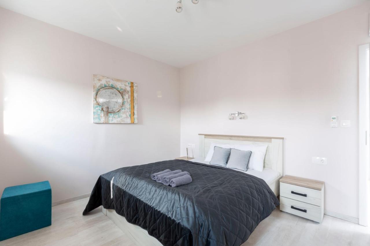Luxurious Karoly In The Heart Of *