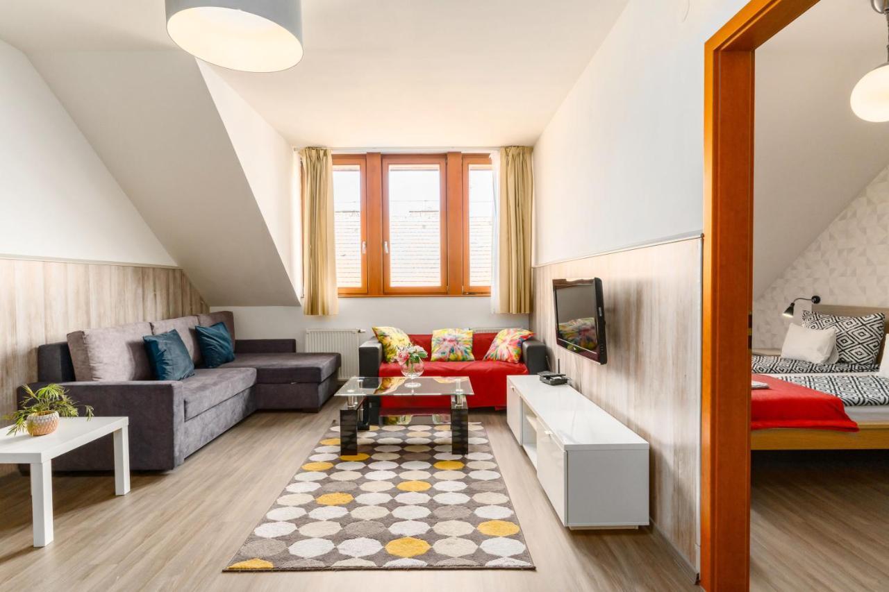 Lovag Charming In The Center-ac Apartment