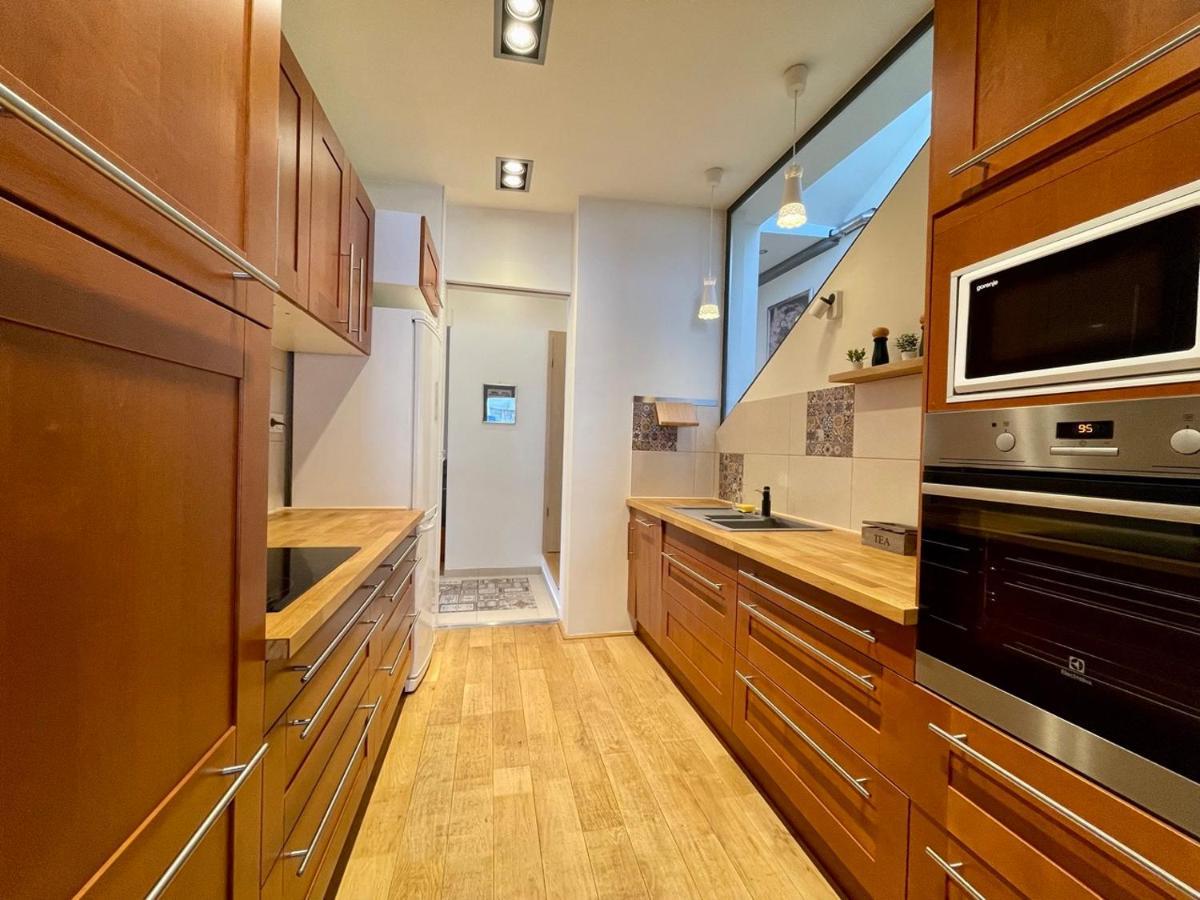 Apartamento Penthouse W Private Rooftop And Free Parking Budapest