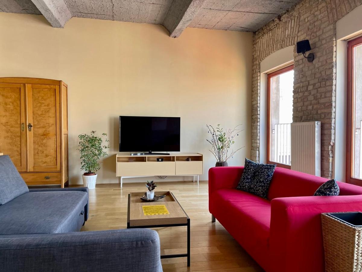 Penthouse W Private Rooftop And Free Parking