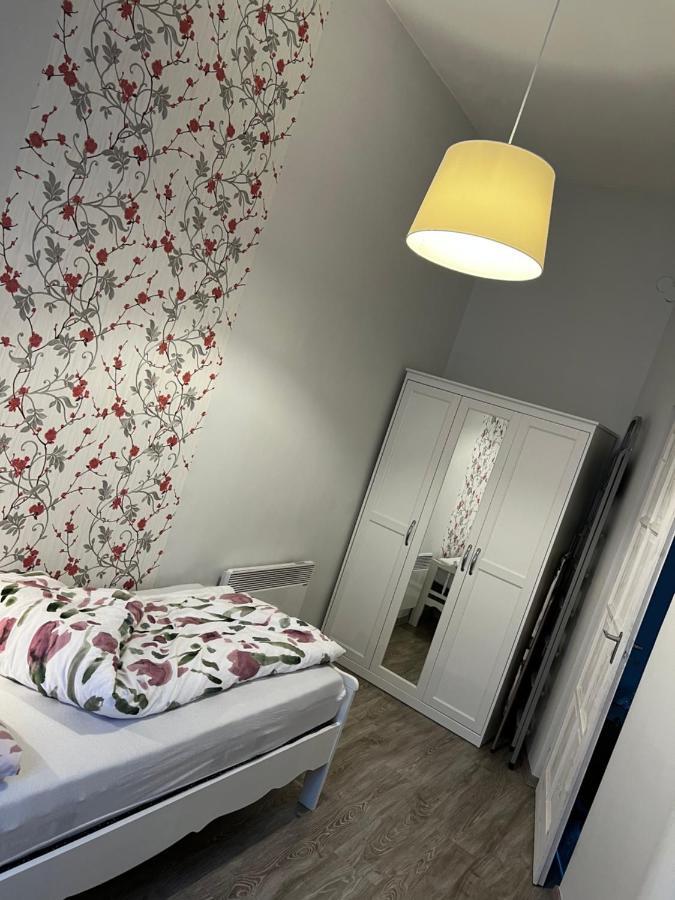Pazmany Rest Apartamento *