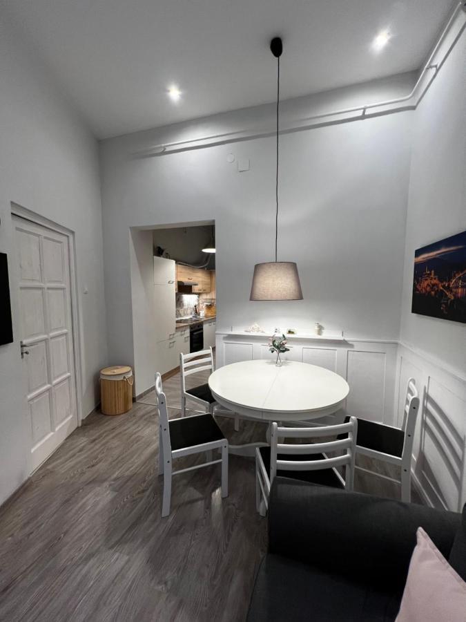 Pazmany Rest Apartamento