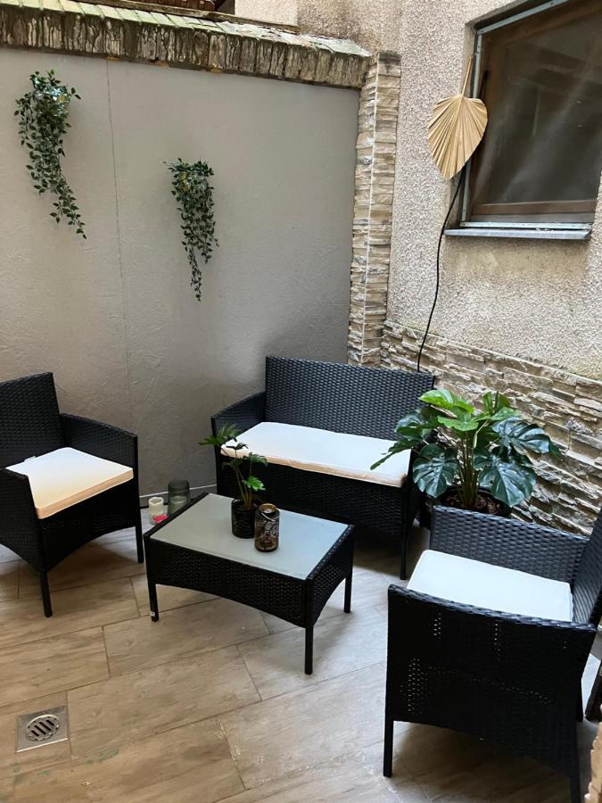 Jungle Apartment *