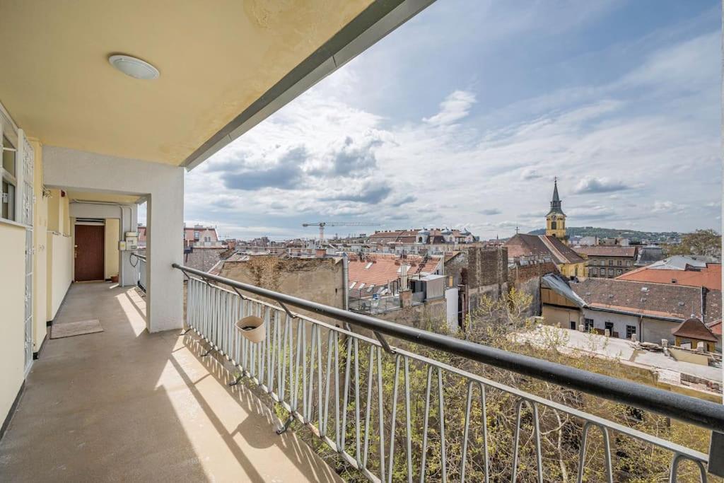 Liszt Ferenc Square Panorama *