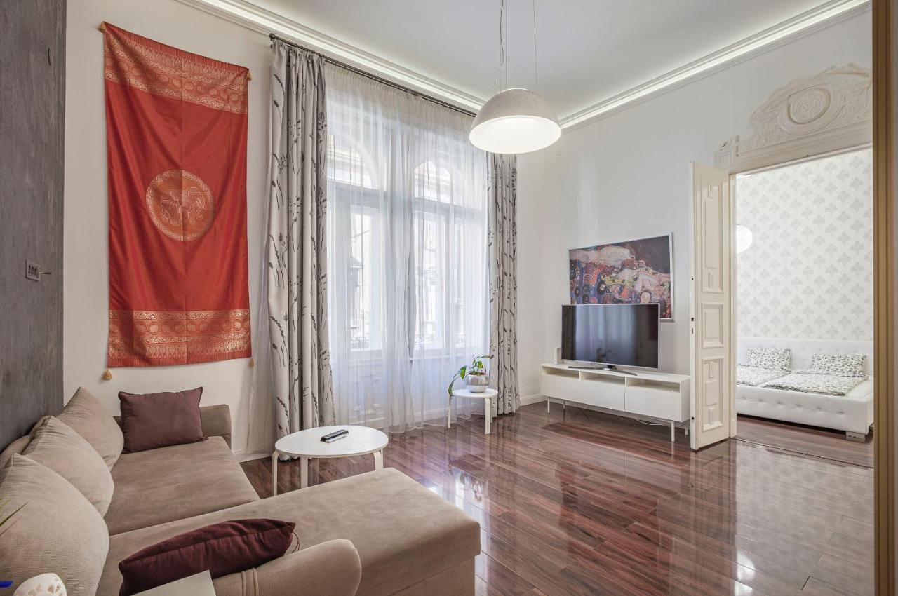 Apartmán Luxury Art Deco Flat / Big Balcony