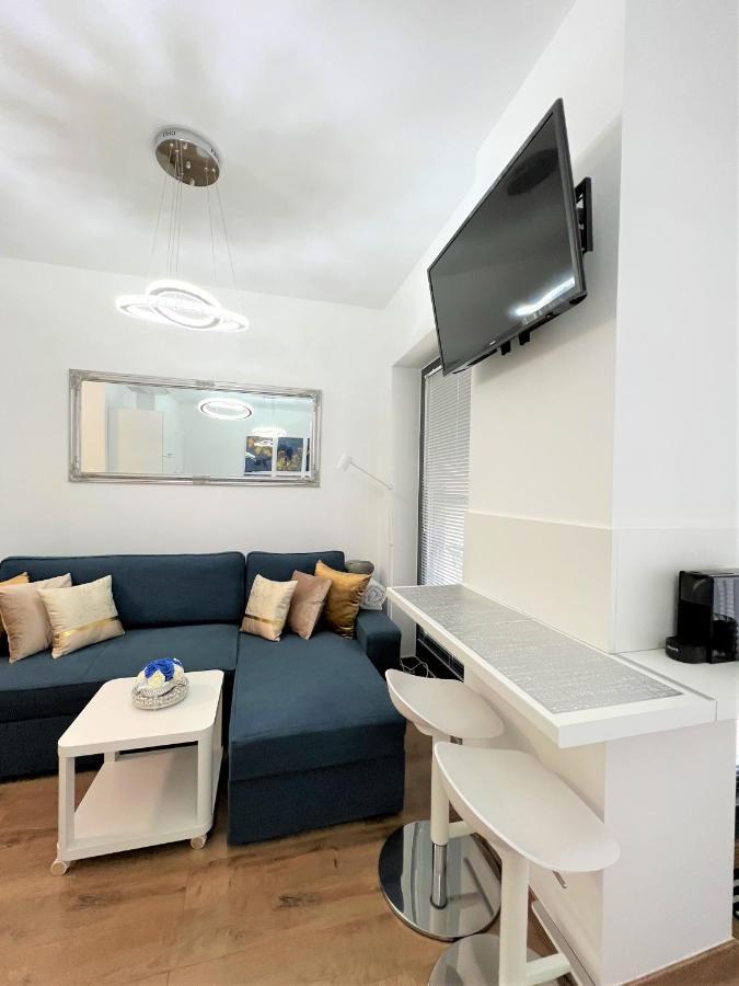 Luxe Studio With City Center Vibe *