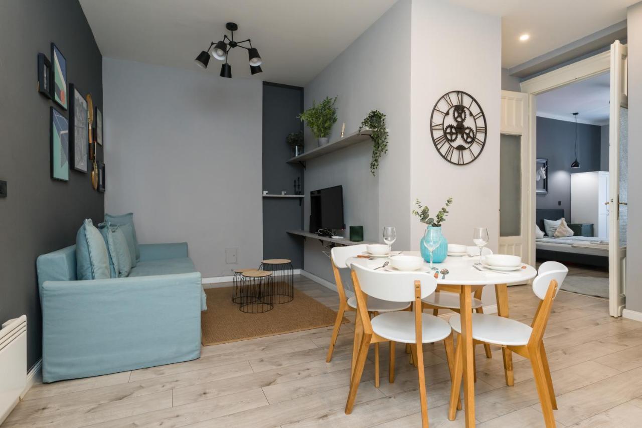 Trendy Design Apartment *