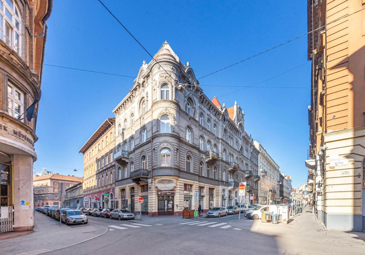 Apartment Luxury Art Deco Flat / Big Balcony *