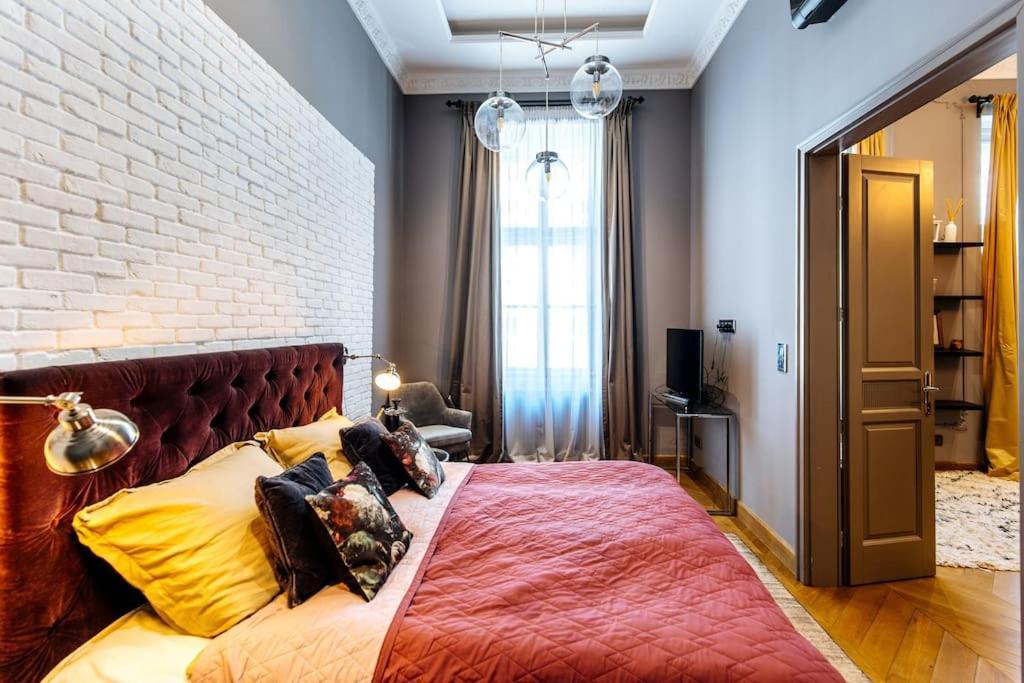 Luxury Andrassy 2 Bedroom Appartamento *