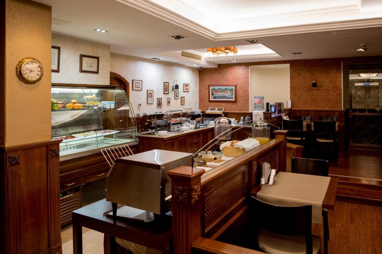 Gold 4* Budapest