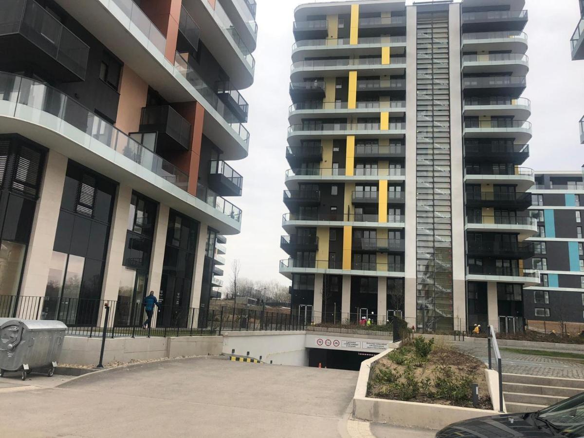Sweet , 30sqm Studio, Free Private Parking, Mountain View, Balcony, 20 Min From Downtown * Boedapest