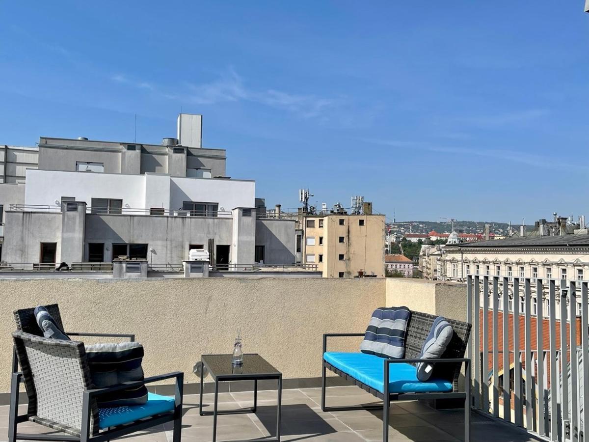 Apartamento Penthouse W Private Rooftop And Free Parking Budapest