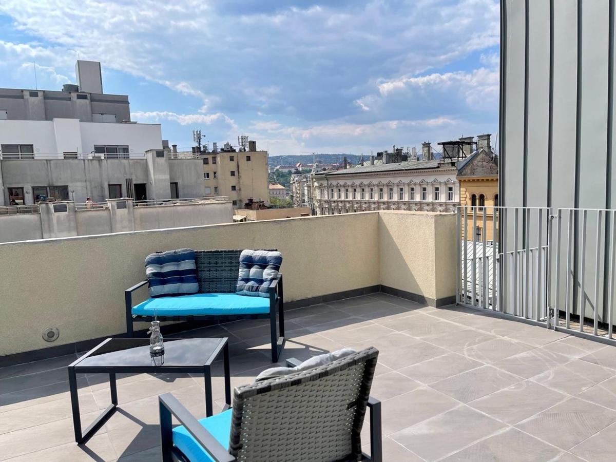 Penthouse W Private Rooftop And Free Parking