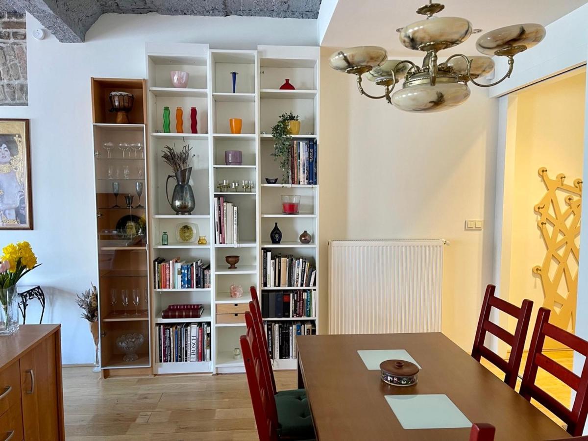 Apartamento Penthouse W Private Rooftop And Free Parking Budapest