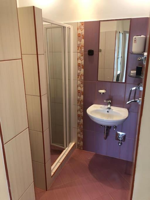 Apartamento Awesome, 15 Mins To Center Budapest