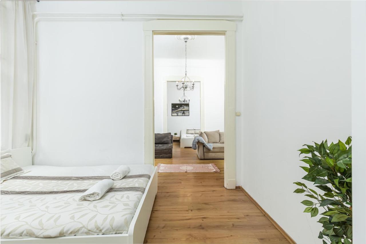 Apartment Real Wesselenyi