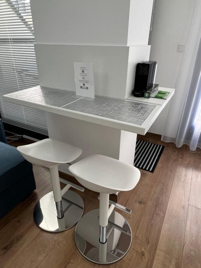 Luxe Studio With City Center Vibe Apartment