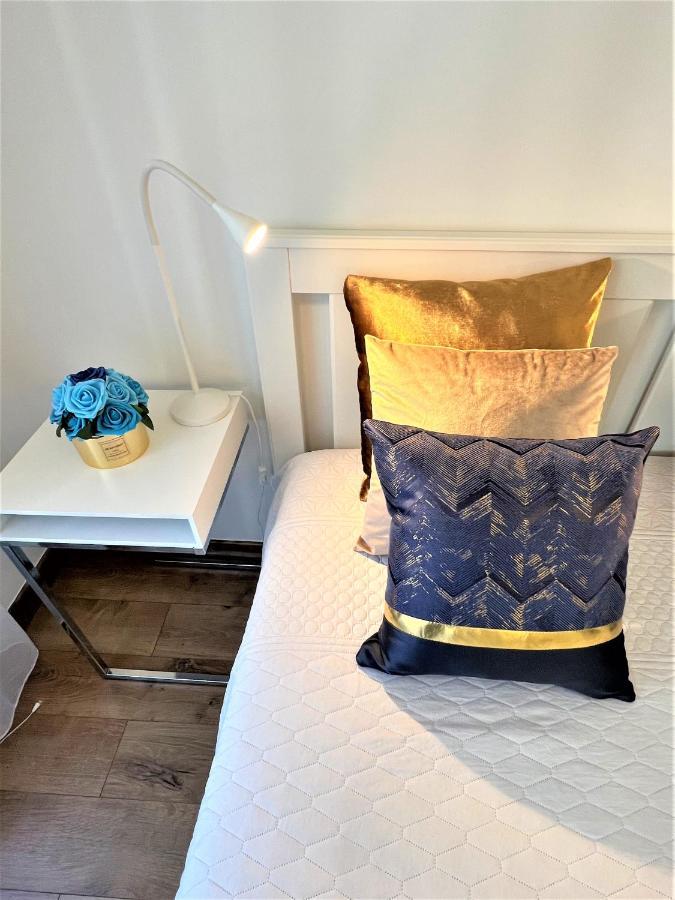 Luxe Studio With City Center Vibe