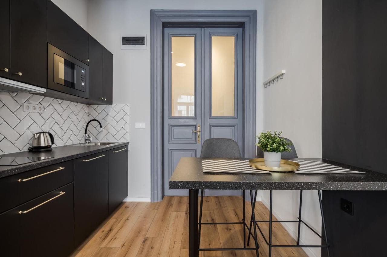 Apartamento E32 - Oktogon Panorama Suite - Best Location - By Bqa *