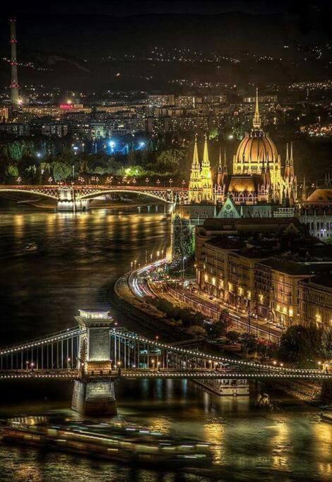Apartment Always A Huge Sale! Budapest