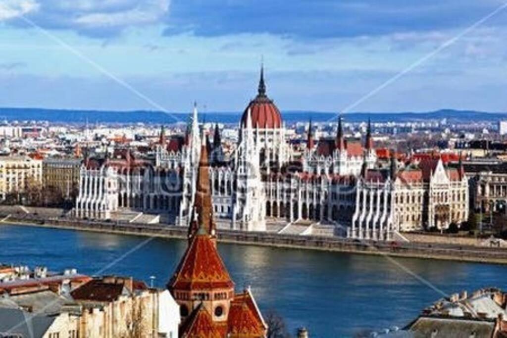 Apartment Always A Huge Sale! Budapest