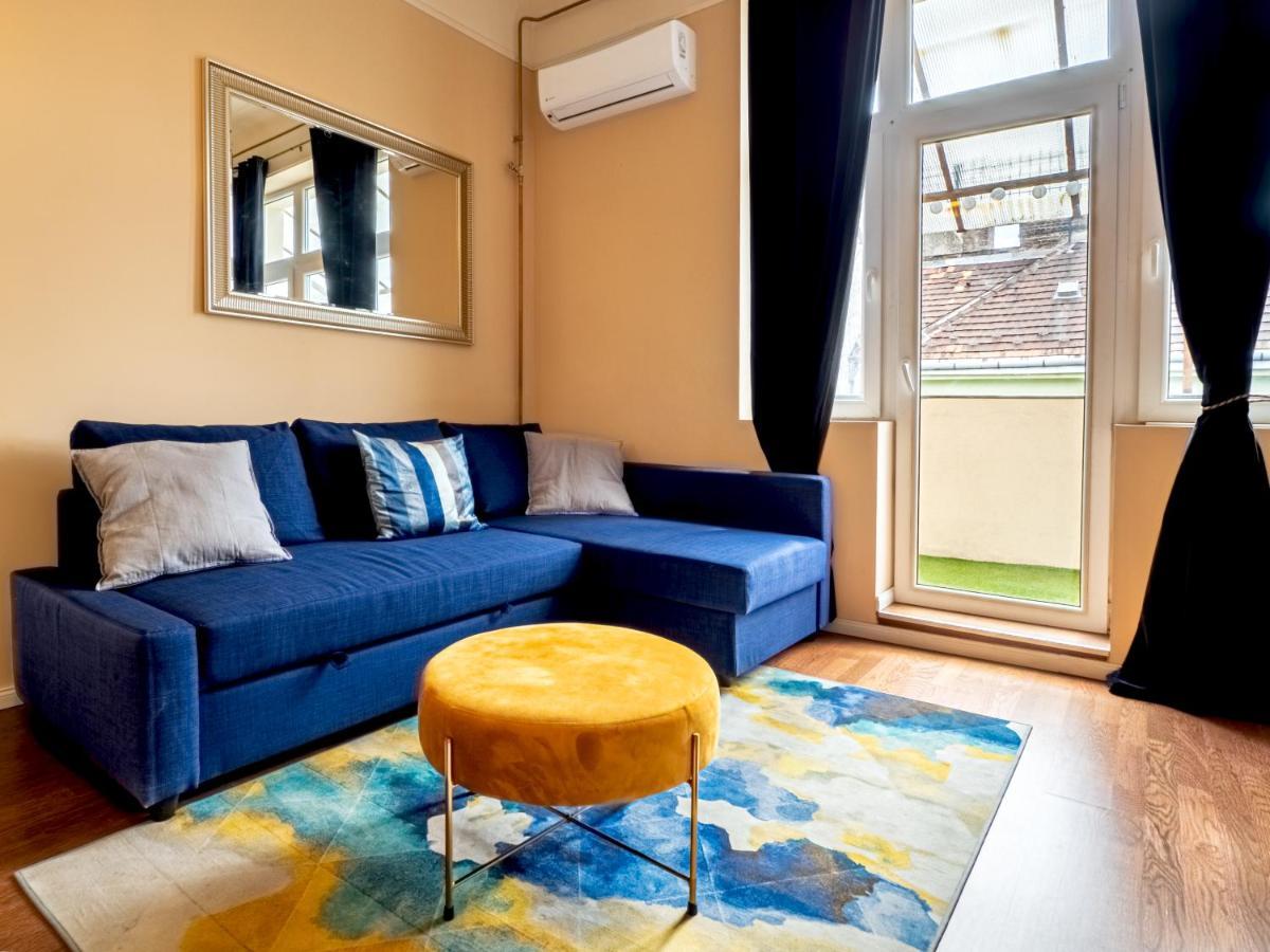 The Birdcage Apartmán