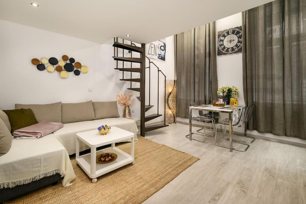 Ruin Bar-loft Design * Budapešť