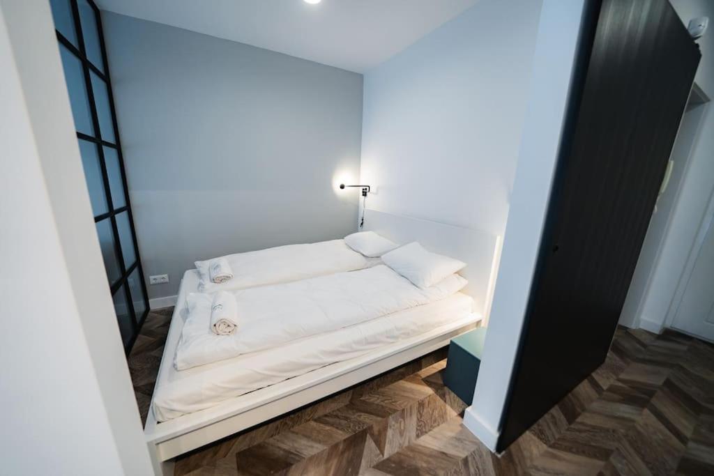 Designer Flat Heart Of The City