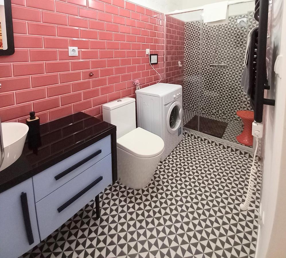 Apartment Art & Design *