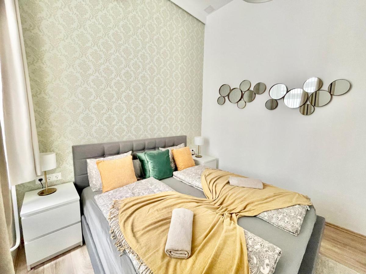 Design Luxury Asboth #freeprkng