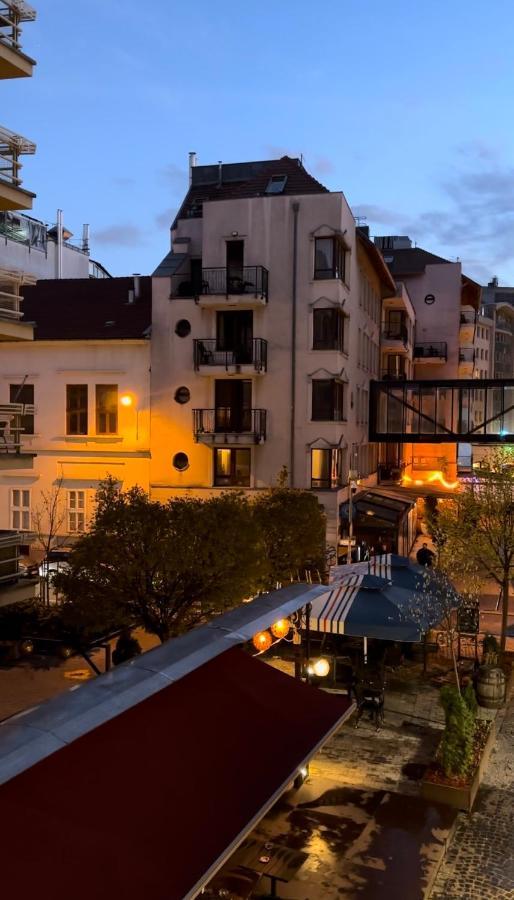 Apartment Unique Place In Budapest