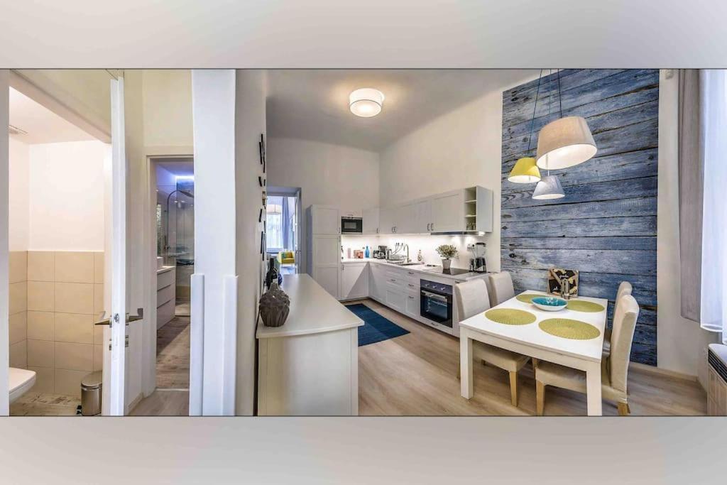Bracing At Downtown Apartment Budapest