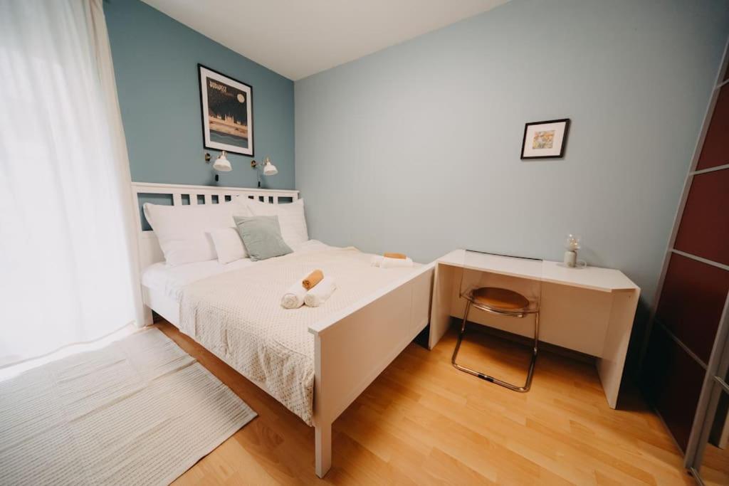 Orangehomes One Bedroom Art Apartment Budapest