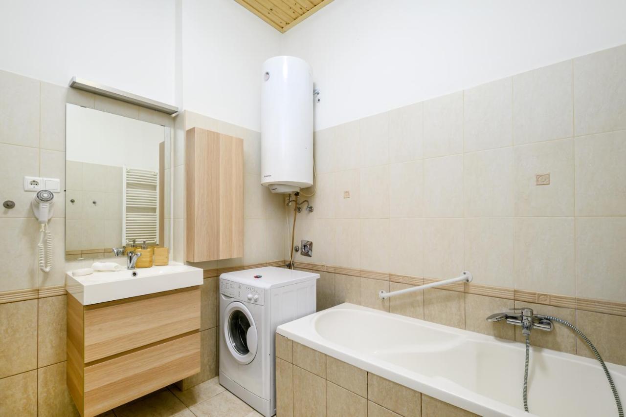 Downtown Deluxe-two Bedroom With Sauna *