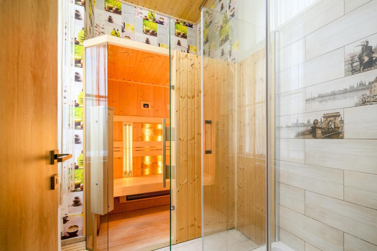 Downtown Deluxe-two Bedroom With Sauna *