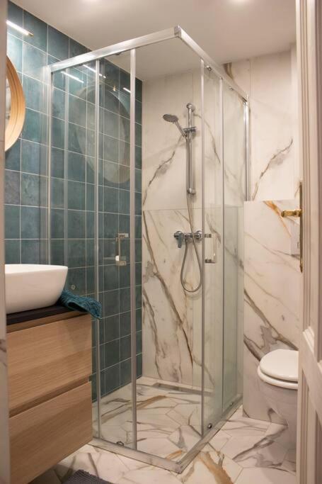 Brand New Lovely In The Heart Of Appartement