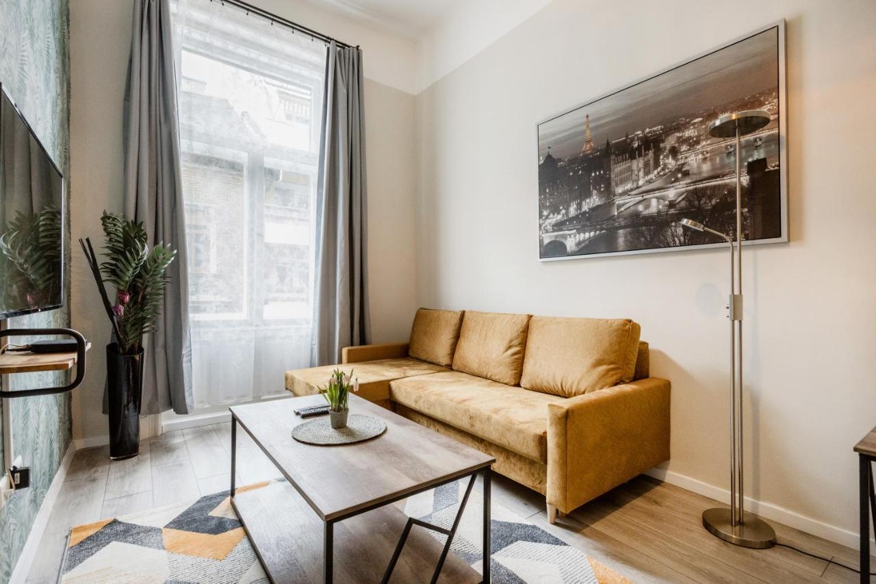 O Street 3 Bedroom Stylish Lejlighed