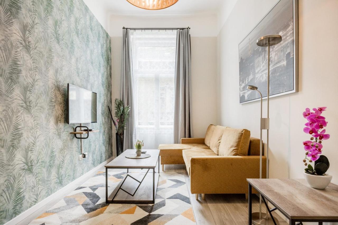 O Street 3 Bedroom Stylish