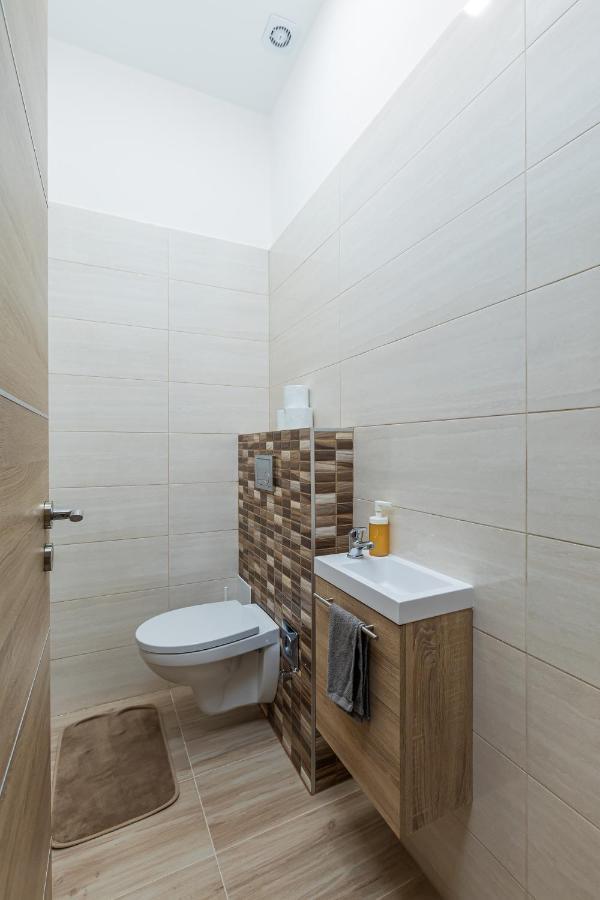 Appartement Csengery Deluxe With Balcony Boedapest
