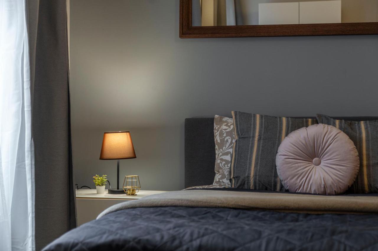 Lejlighed Spacious & Cozy Downtown With Balcony *