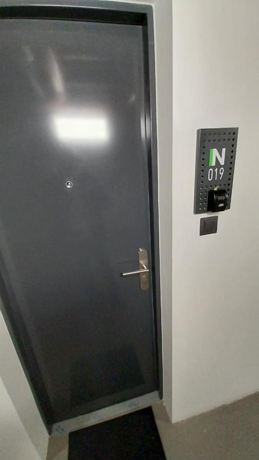 Peaceful Basement With Terrace & Free Gym Apartament *